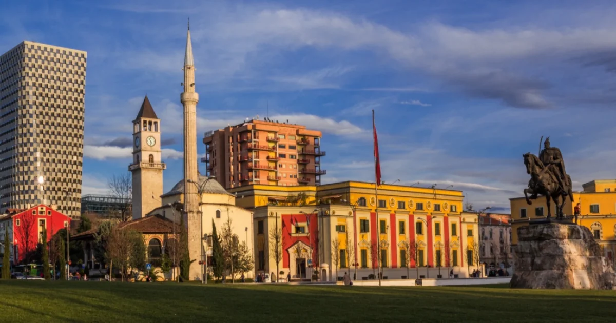 Turismo dentale a Tirana: la guida completa per curarsi in Albania