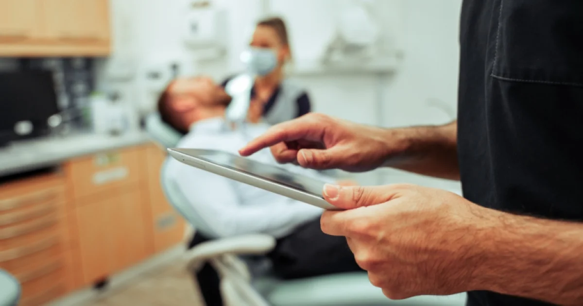 Perché non pubblichiamo i prezzi delle cure dentali, e perché dovresti diffidare di chi lo fa