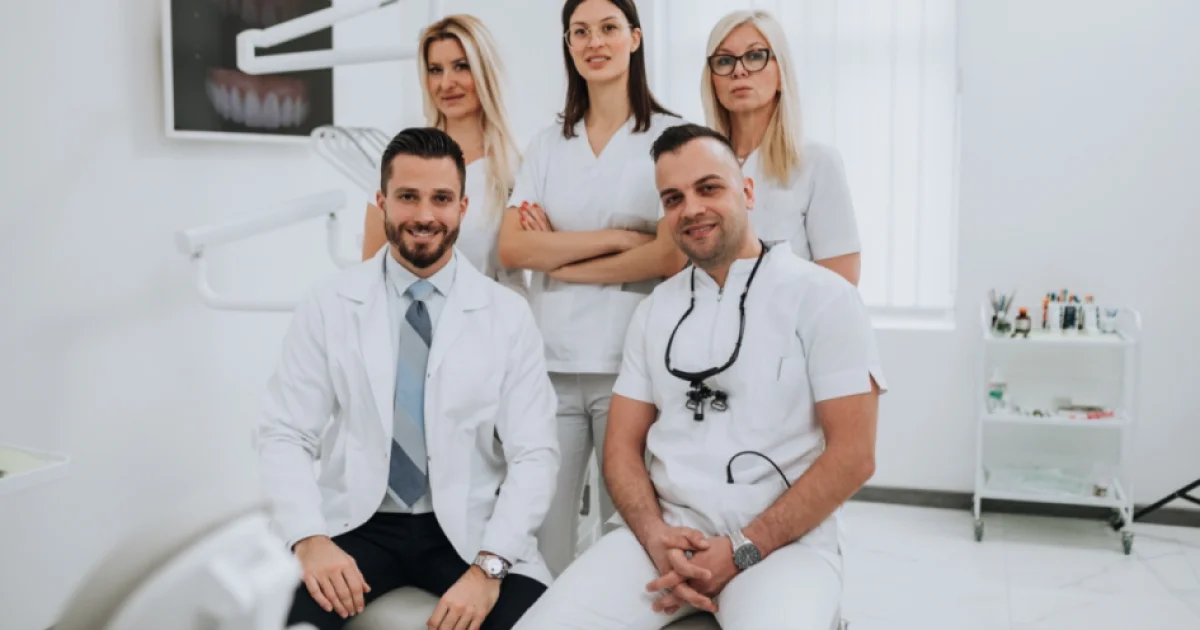 Qualità delle cure dentali a Tirana: come si confronta con le cliniche italiane